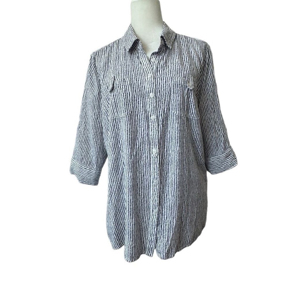 FDJ Button Down Blouse Blue White 3 / 4 Sleeve Pockets Button Tab SZ 12